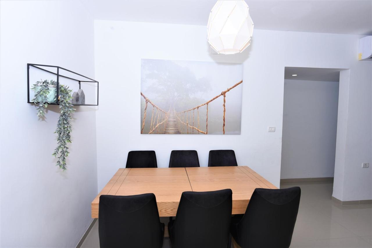 Aristone Luxury Apartment ทิเบเรียส ภายนอก รูปภาพ